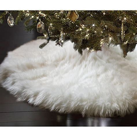 white fur tree skirt